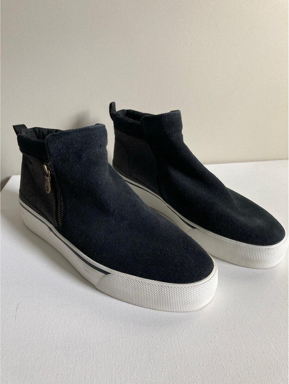 Keds Zip Sneaker Womens size 10
